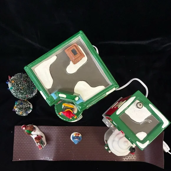 Department 56 Saturday Morning Downtown & The Whole Family Goes Shopping - Picture 10 of 16